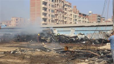 انتداب المعمل الجنائي لفحص أسباب حريق معرض ملابس بنها