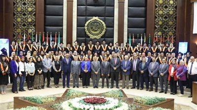 في احتفالية كبرى.. تخريج أول دفعة للحاصلين على دبلوم اعتماد المنشآت الصحية