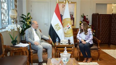 وزيرة التنمية تلتقي رئيس جامعة سوهاج