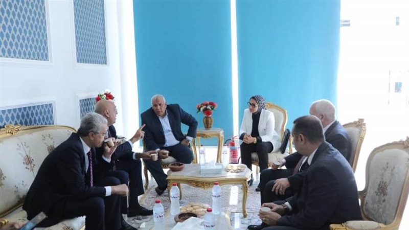 جانب من لقاء محافظ