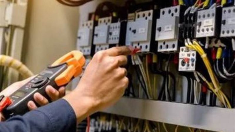 فصل الكهرباء