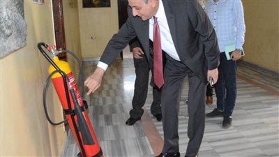 بالصور.. محافظ الغربية يتفقد أعمال النظافة بالشوارع ومبنى مجلس مدينة سمنود