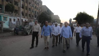 محافظ المنيا يجوب الشوارع ويوجه بتكثيف حملات النظافة ورفع المخلفات أولاً بأول 