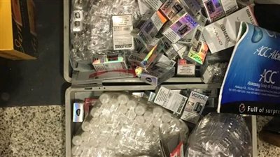 جمارك مطار برج العرب تضبط محاولتي تهريب كمية من الشيش الإلكترونية ومستلزماتها