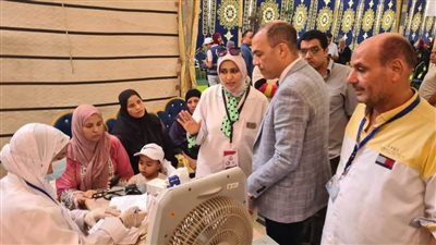 وكيل صحة البحيرة يتفقد القافلة الطبية بقرية قومبانية أبو قير 