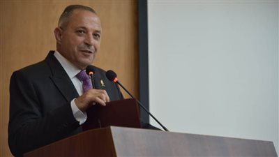 محافظ بورسعيد يصدق علي صرف 16 مليون جنيه للعاملين وأصحاب المعاشات من المنطقة الحرة