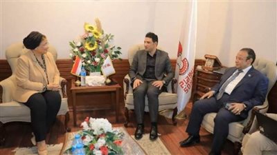 نائبة وزير الصحة توصي بحل مشكلات وحدات الرعاية الأساسية والطوارئ بسوهاج