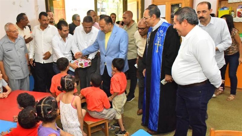 محافظ أسيوط يزور