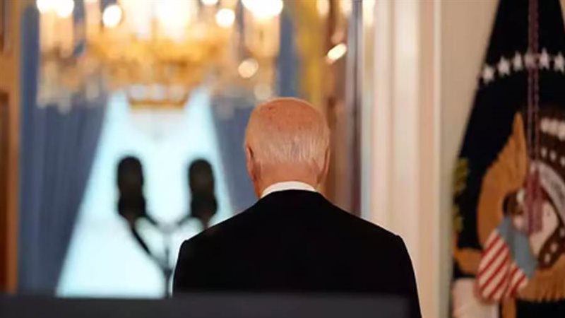 خروج بايدن من السباق