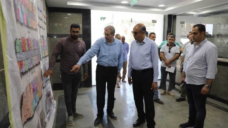 محافظ المنيا بمستشفى