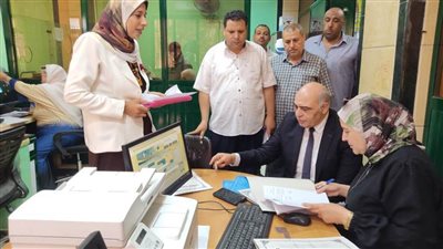 السكرتير العام للبحيرة يتابع سير العمل بالمركز التكنولوجي ووحدة التغيرات المكانية والتحول الرقمي بأبوحمص