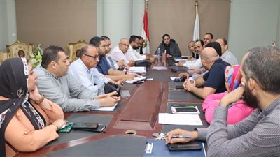 نائب محافظ بني سويف يناقش  الموقف التنفيذي لمشروعات 