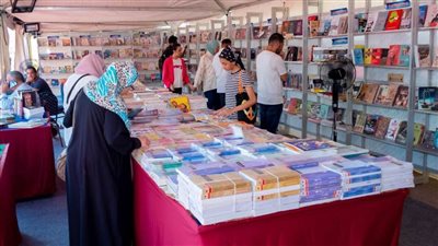 إقبال كبير على جناح هيئة الكتاب في معرض بورسعيد السابع