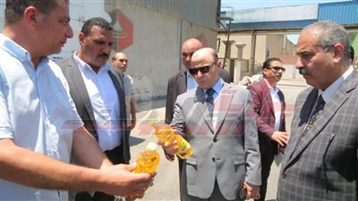 محافظ كفر الشيخ يتفقد مصانع المنطقة الصناعية بمطوبس