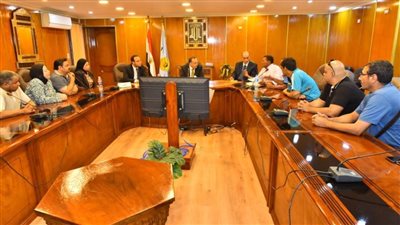 محافظ أسيوط يلتقي الأشخاص ذوي الهمم ويعلن تطبيق نسبة 5% 