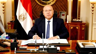 وزير النقل يعلن وصول 16 عربة سكة حديد درجة ثالثة مكيفة من المجر