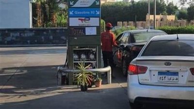 بالصور.. انتظام  العمل بمحطات الوقود من الساعة السادسة صباح اليوم 