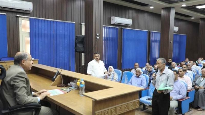 محافظ المنيا خلال