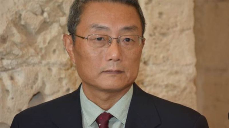 يانغ يي قنصل عام