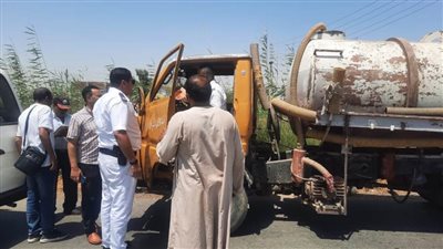 ضبط سيارة كسح تلقي مخلفات الصرف الصحي في ترع بمركز أبو تيج بأسيوط