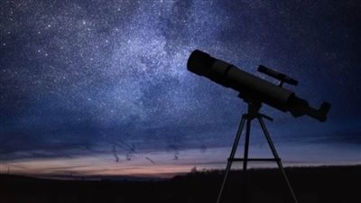 معهد الفلك: زخة شهب دلتا الدلويات تتساقط من السماء ليلة الأحد..والقمر يعيق مشاهدتها