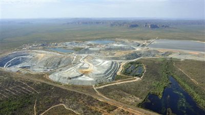 أستراليا تحظر استخراج اليورانيوم في موقع للسكان الأصليين