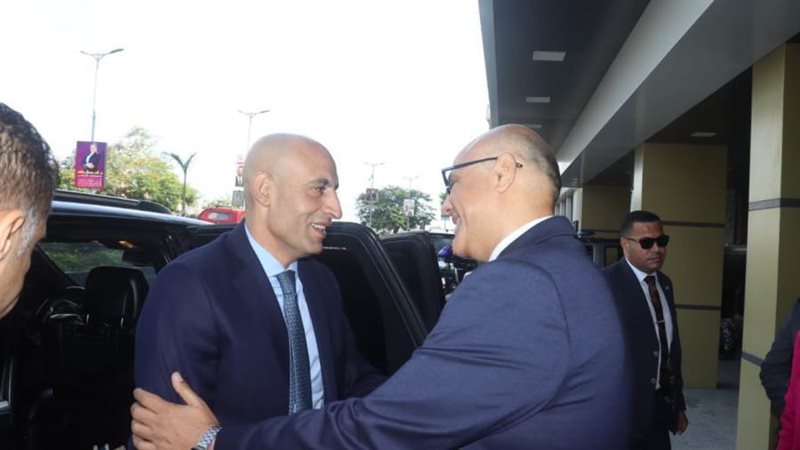 محافظ القليوبية يستقبل