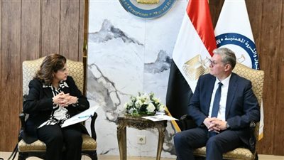 وزارة البترول توقع اتفاقية مع شل وبتروناس لضح استثمارات بـ 222 مليون دولار 