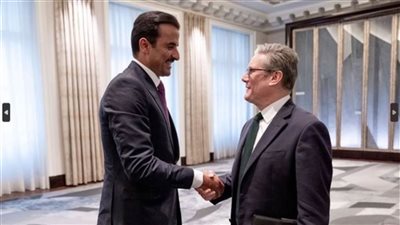 رئيس الوزراء البريطاني يبحث مع أمير قطر دور الشركاء الدوليين في إنهاء حرب غزة