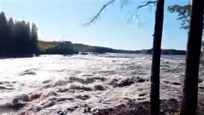 عاجل.. مفقودون ومصابون في انجراف سد على قناة البحر الأبيض  