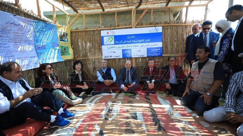 السفير الياباني ومحافظ