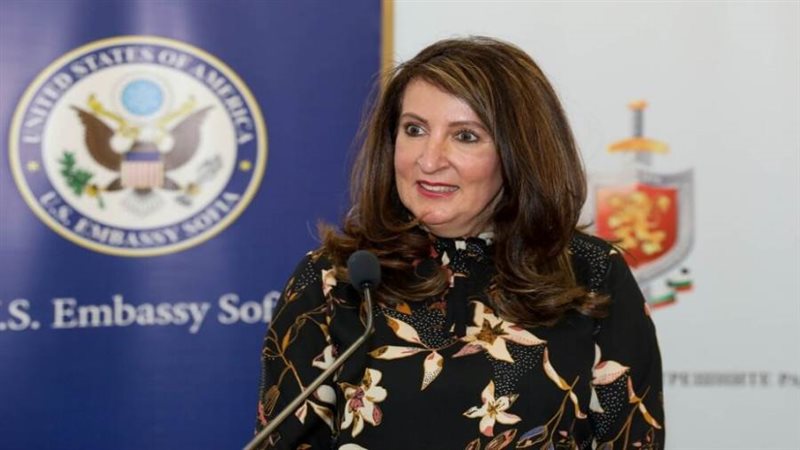 السفيرة الامريكية