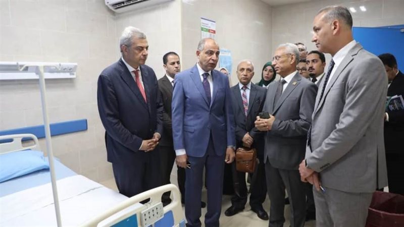 محافظ المنيا خلال