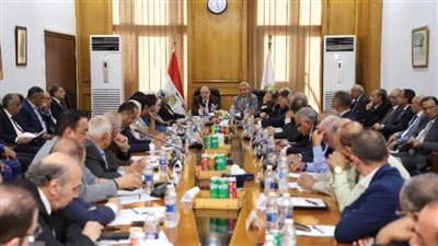 رئيس هيئة الدواء يبحث التعاون مع صناع الأدوية والمستحضرات والمستلزمات الطبية