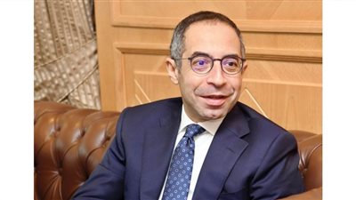 سفير مصر بالدوحة يكرم ويهنئ الطلاب المصريين الأوائل على الثانوية العامة القطرية