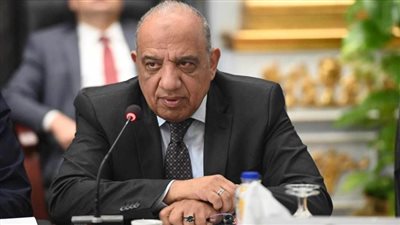 وزير الكهرباء يستعرض قدرات وخطط منظومة الشبكة القومية لتوليد الكهرباء