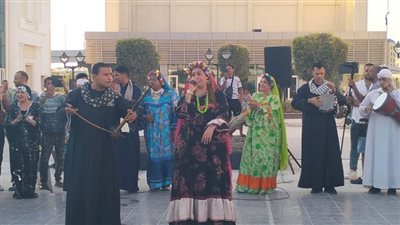 غناء شعبي وأجواء مبهجة بمهرجان العلمين الجديدة في أسبوعه الثالث