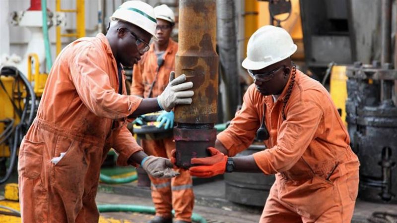 منشآت نفطية