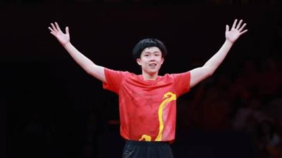 طريق عمر عصر .. بطل السويد بعد إقصائه الصيني المصنف الأول عالميا