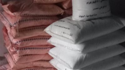 إحباط محاولة بيع 2 طن أسمدة زراعية محظور تداولها ومجهولة المصدر بالسوق السوداء بالبحيرة 