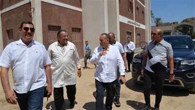 محافظ أسيوط يتفقد سير العمل بمستشفى الحميات ووحدة الكلى الصناعي بقرية الشامية بساحل سليم