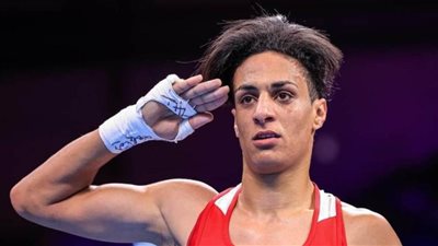 الملاكمة الجزائرية إيمان خليف تخوض أولى مبارياتها في الأولمبياد عقب حملة التنمر الشرسة 