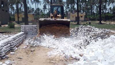 بالصور.. إزالة 21 حالة تعد بمساحة 5811 مترا حفاظًا على الرقعة الزراعية بالبحيرة