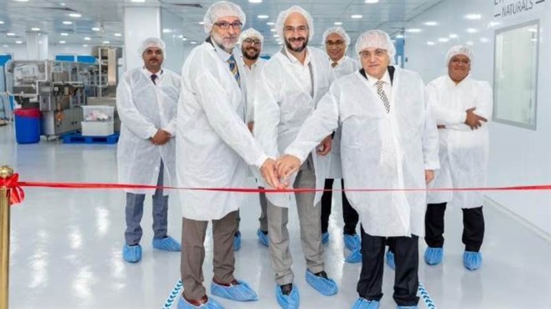 خلال افتتاح المصنع