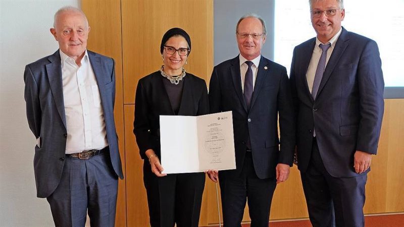 الدكتورة نبيلة حمدى