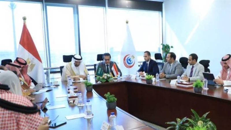 اجتماع وزير الصحة