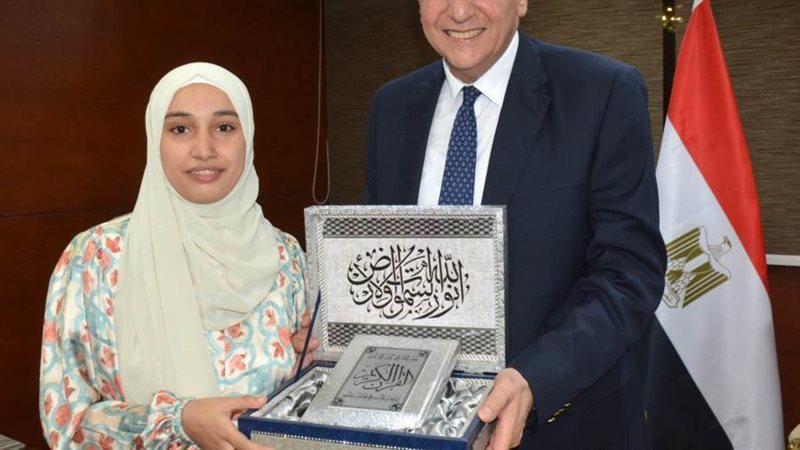 محافظ الغربية خلال