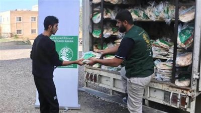 مركز الملك سلمان للإغاثة يوزع 25 ألف ربطة خبز يوميًا للأسر اللاجئة في شمال لبنان
