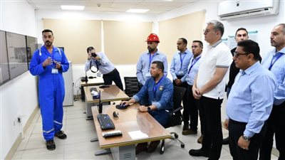 وزير البترول يتفقد توسعات ميناء الحمراء بالعلمين 