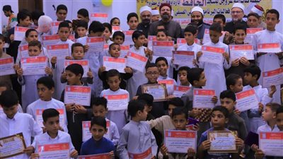 وكيل أوقاف مطروح يكرّم ١٢٠ طفلًا حفظوا نصف القرآن